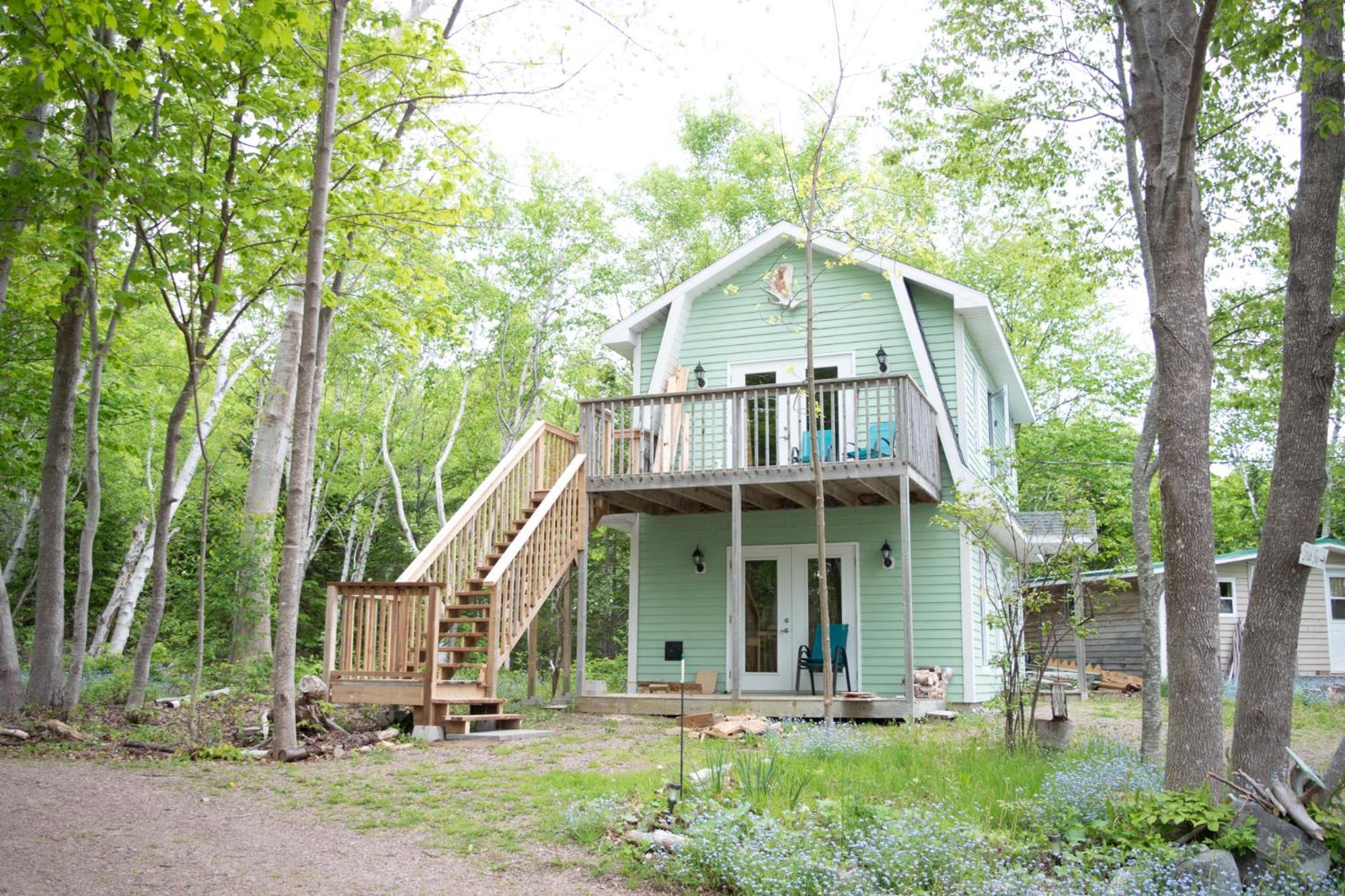 Rumi Guest House On The Cabot Trail