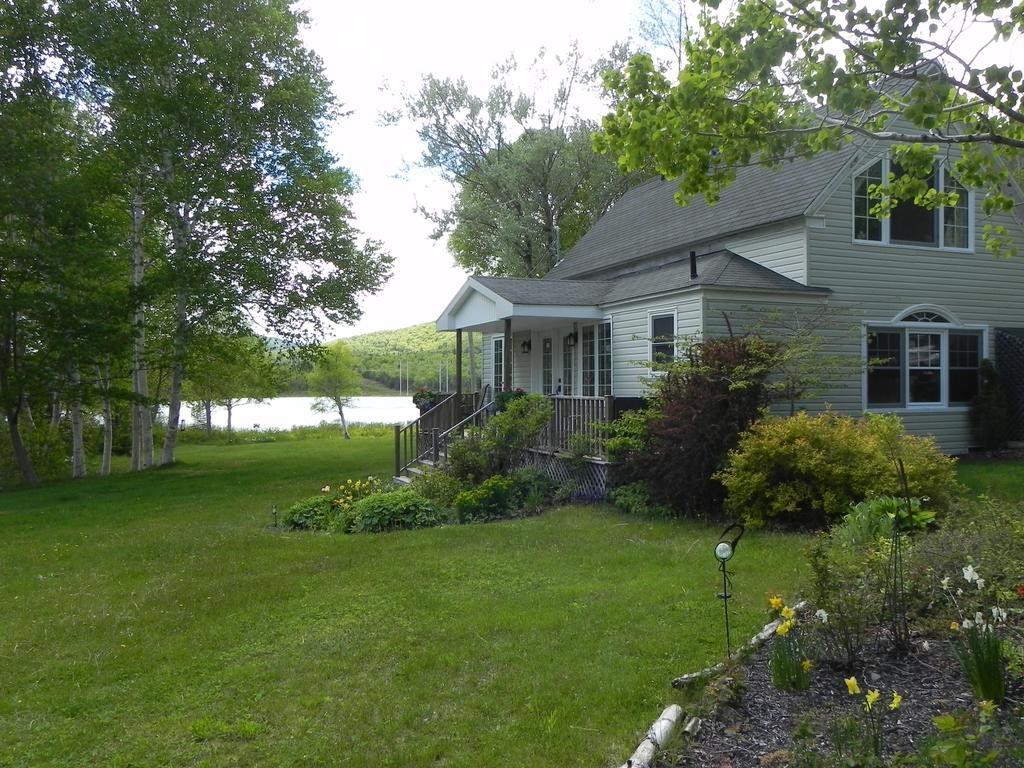 Rumi Guest House On The Cabot Trail Bed & Breakfast Indian Brook